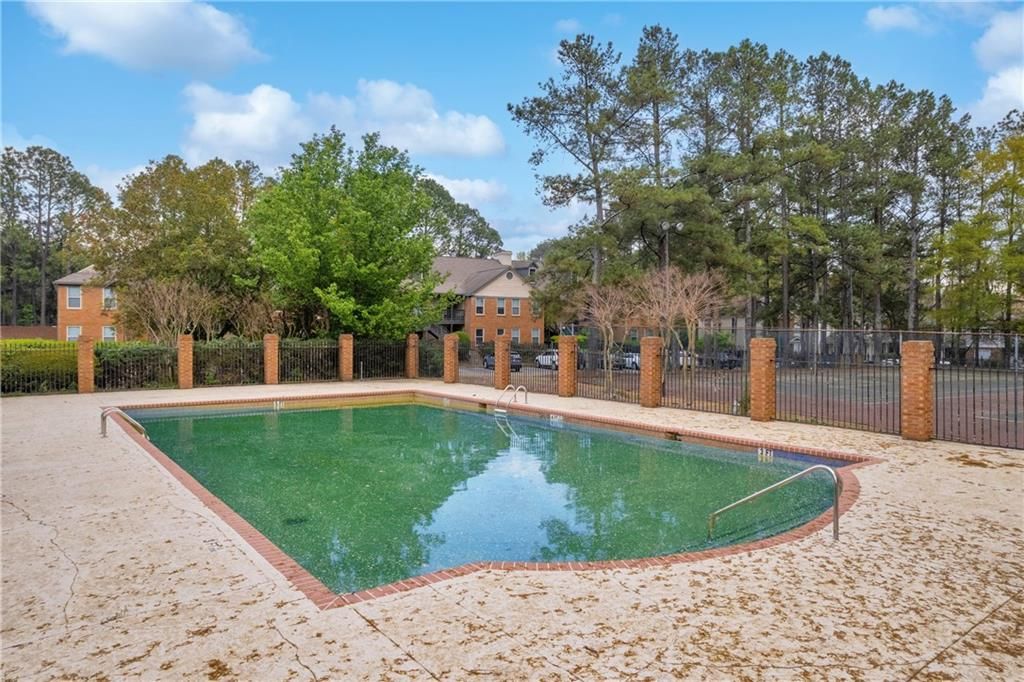 Image 17 of property listing at 113 Brittany Court, Duluth, GA 30096