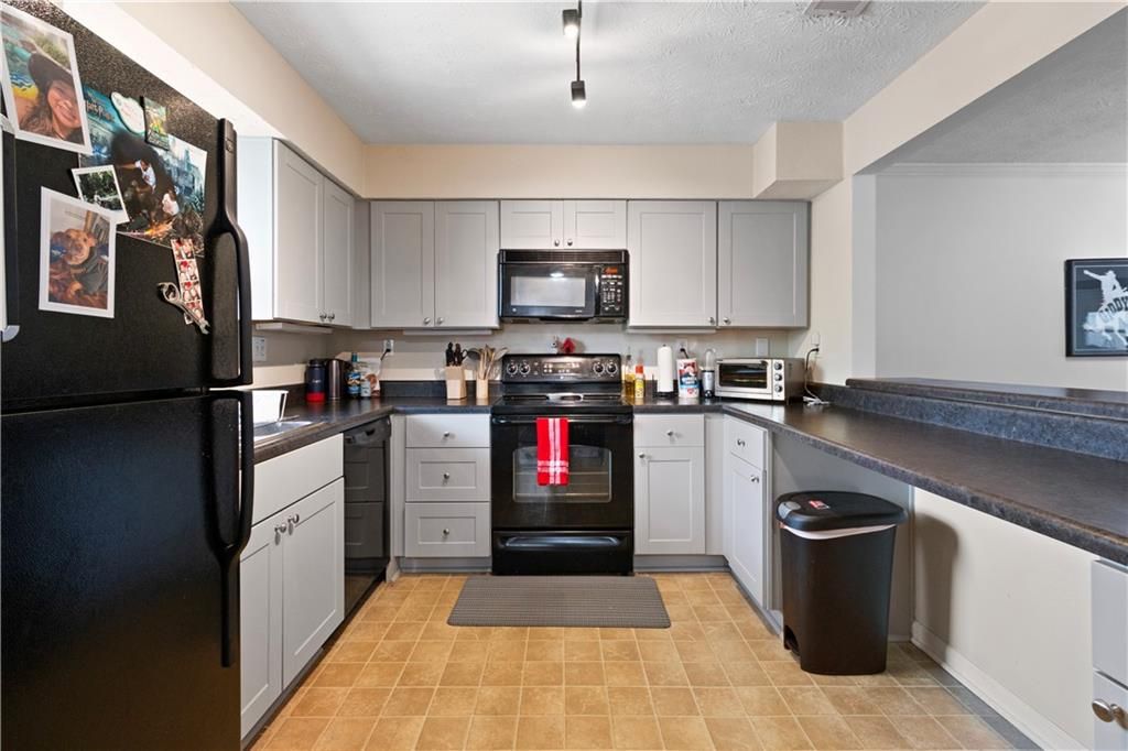 Image 3 of property listing at 113 Brittany Court, Duluth, GA 30096