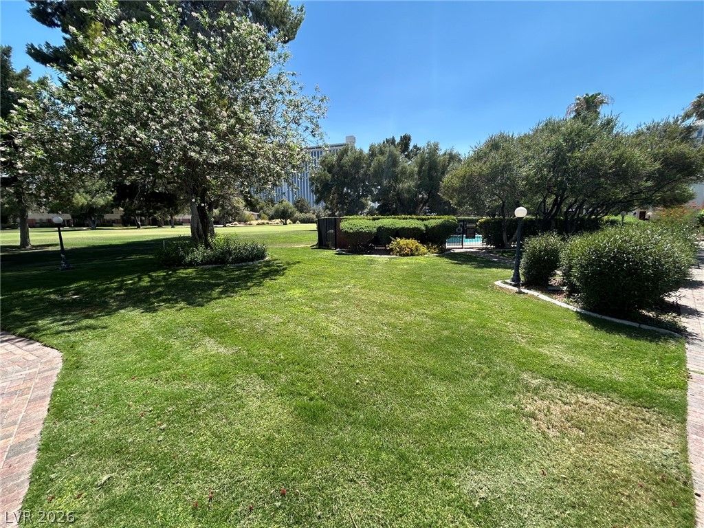 596 Tam O Shanter, Las Vegas, NV 89109 — photo 3
