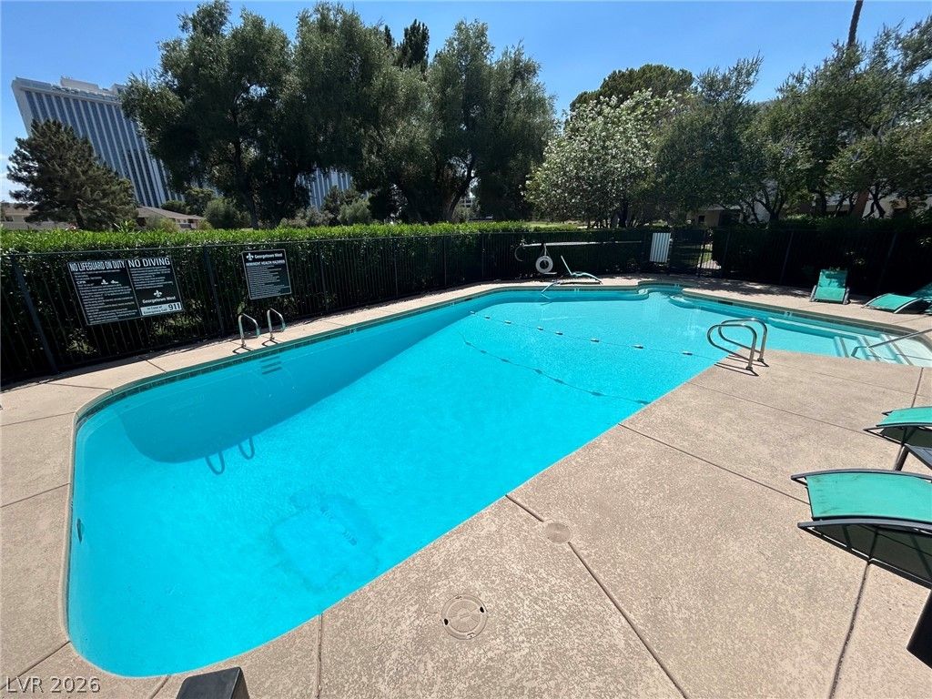 596 Tam O Shanter, Las Vegas, NV 89109 — photo 4