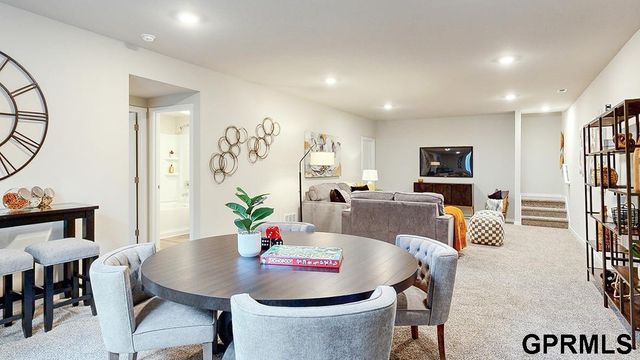 11456 White Pine Drive, Papillion, NE 68046