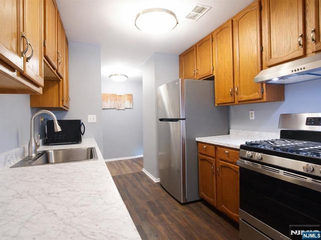 2111 Hilltop Road, Mahwah, NJ 07430