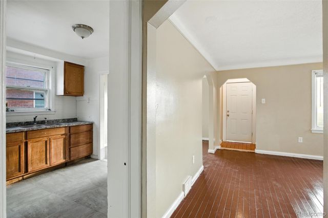 18500 S Freeland Street S, Detroit, MI 48235