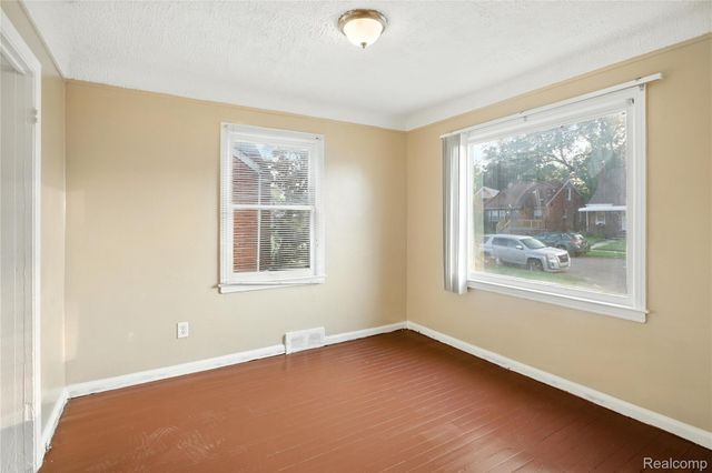 18500 S Freeland Street S, Detroit, MI 48235