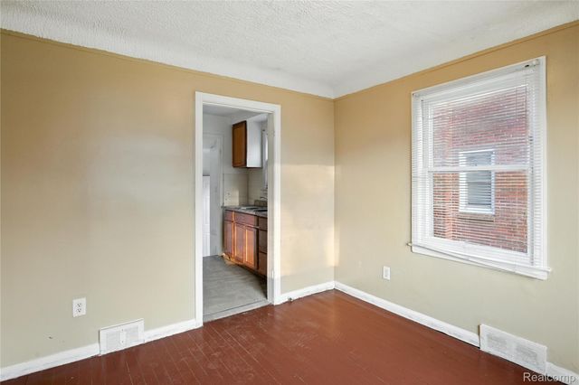 18500 S Freeland Street S, Detroit, MI 48235