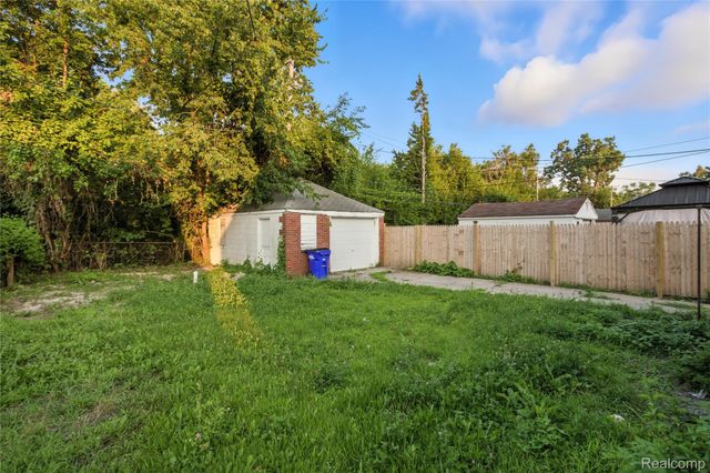 18500 S Freeland Street S, Detroit, MI 48235
