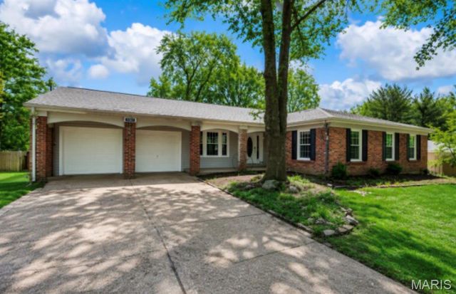 1944 Pepperrell Drive, St Louis, MO 63146