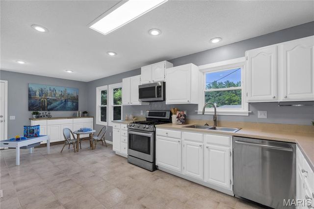 1944 Pepperrell Drive, St Louis, MO 63146