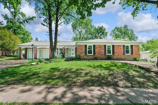 1944 Pepperrell Drive, St Louis, MO 63146