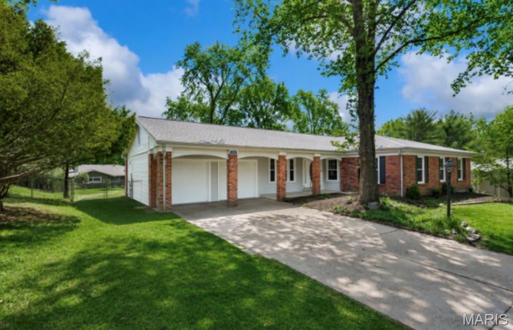 1944 Pepperrell Drive, St Louis, MO 63146