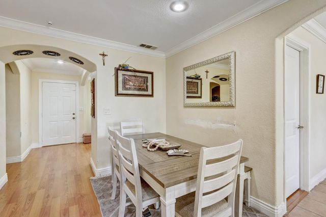 3301 Glenmoor Dr, Sacramento, CA 95827