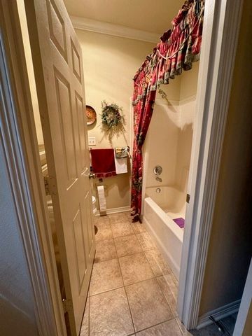 515 Southcreek Drive, Chandler, TX 75758