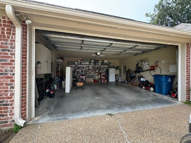 515 Southcreek Drive, Chandler, TX 75758