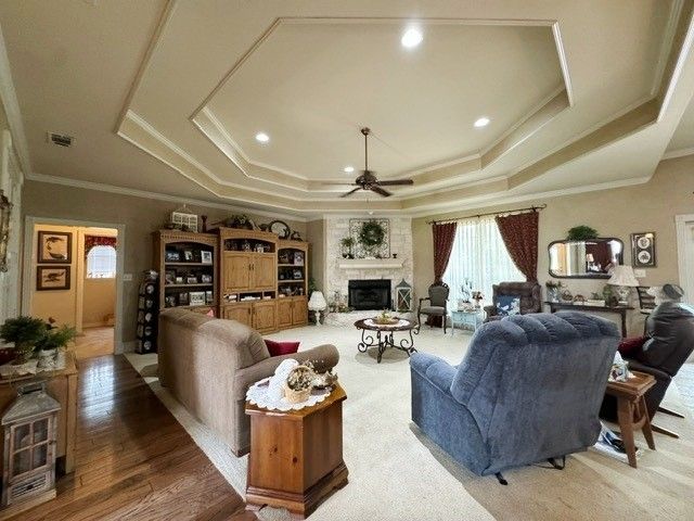 515 Southcreek Drive, Chandler, TX 75758