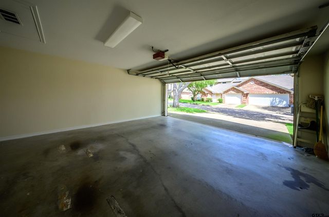 5401 Hollytree Dr. # 602, Tyler, TX 75703