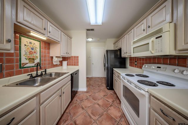 5401 Hollytree Dr. # 602, Tyler, TX 75703
