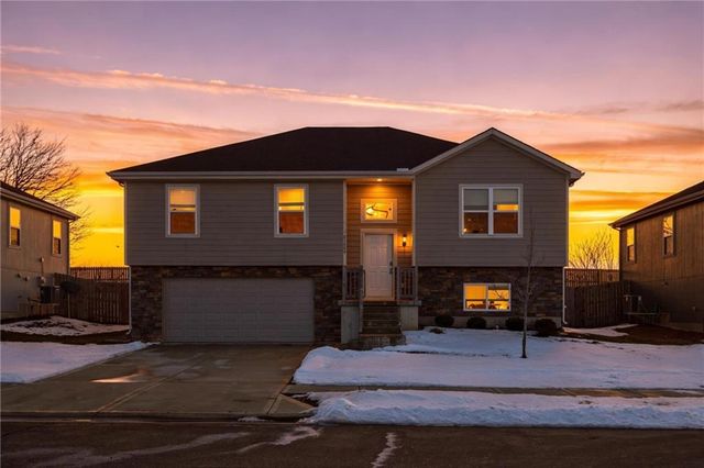 21297 W 219th Street, Spring Hill, KS 66083