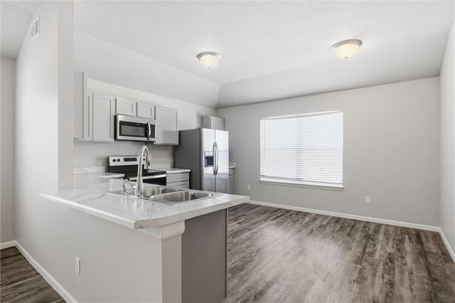 21297 W 219th Street, Spring Hill, KS 66083