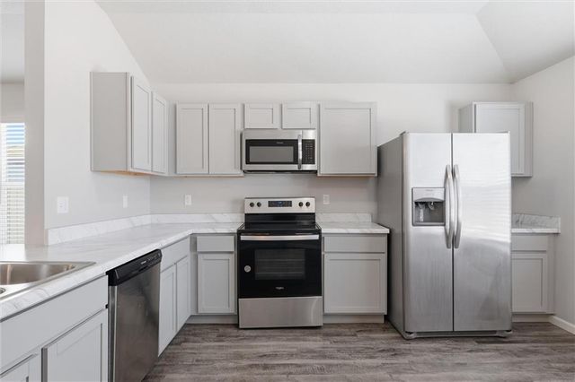 21297 W 219th Street, Spring Hill, KS 66083