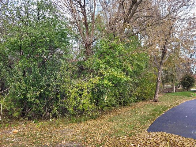 33211 N Island Avenue, Grayslake, IL 60030