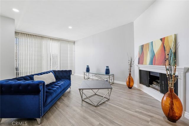 400 S La Fayette Park 315, Los Angeles, CA 90057