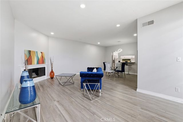 400 S La Fayette Park 315, Los Angeles, CA 90057