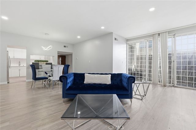 400 S La Fayette Park 315, Los Angeles, CA 90057