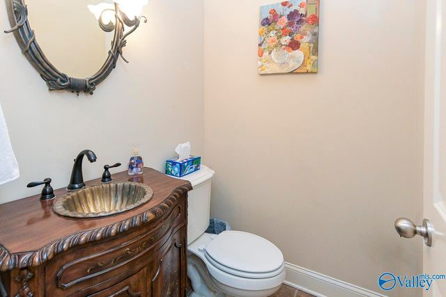 1642 Lake Cove Drive, Decatur, AL 35603