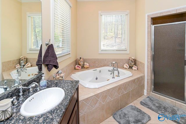 1642 Lake Cove Drive, Decatur, AL 35603