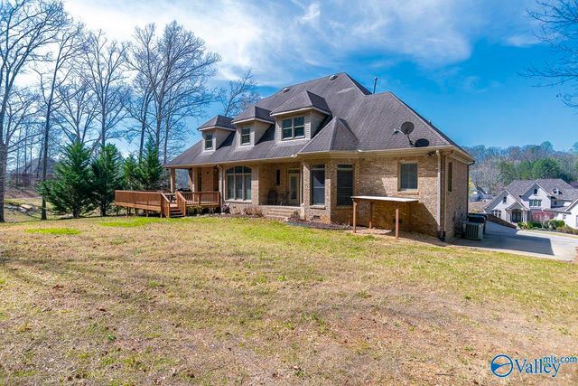 1642 Lake Cove Drive, Decatur, AL 35603