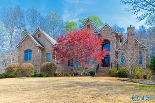 1642 Lake Cove Drive, Decatur, AL 35603