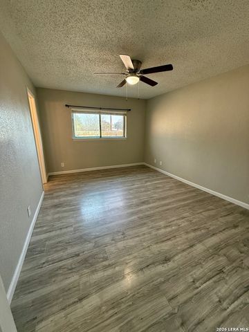 5223 Binz Engleman, Kirby, TX 78219