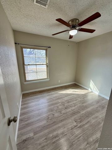 5223 Binz Engleman, Kirby, TX 78219