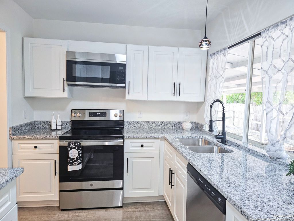 6606 Lake Glen, San Antonio, TX 78244