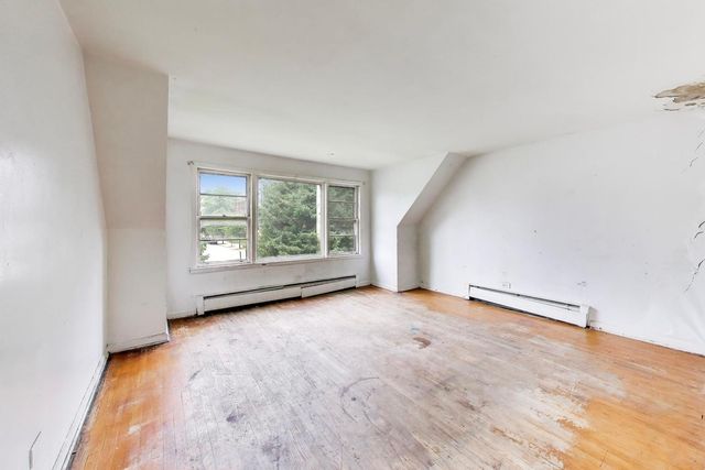 5160 W Sunnyside Avenue, Chicago, IL 60630