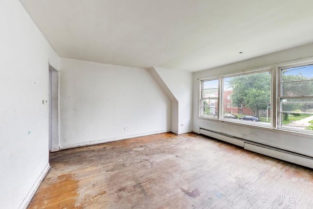 5160 W Sunnyside Avenue, Chicago, IL 60630