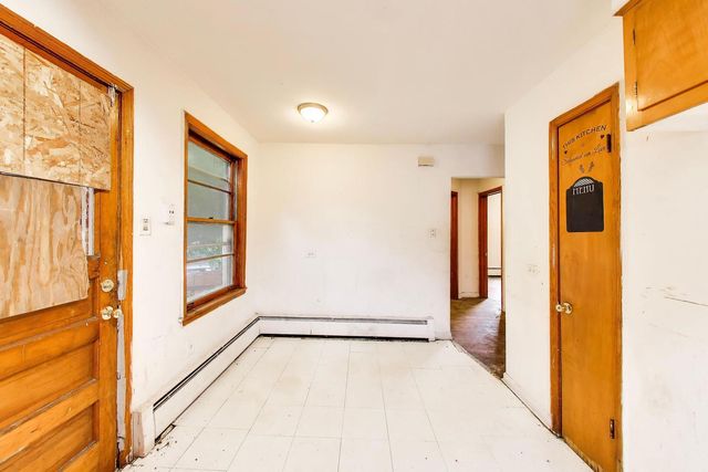 5160 W Sunnyside Avenue, Chicago, IL 60630