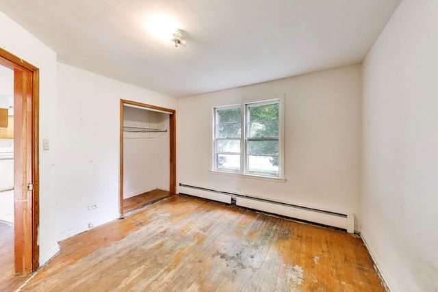 5160 W Sunnyside Avenue, Chicago, IL 60630