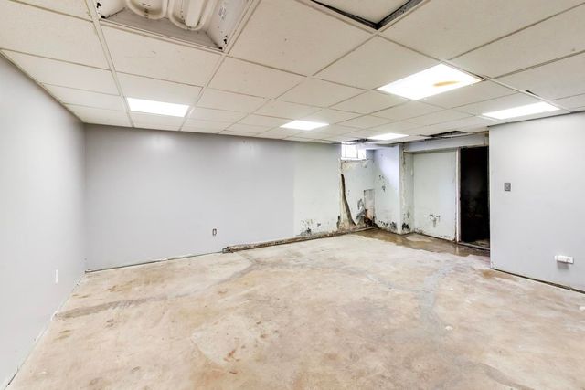 5160 W Sunnyside Avenue, Chicago, IL 60630