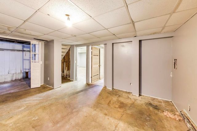 5160 W Sunnyside Avenue, Chicago, IL 60630