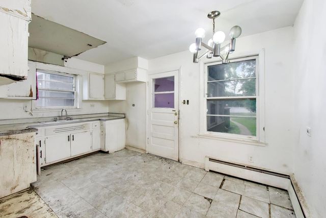 5160 W Sunnyside Avenue, Chicago, IL 60630
