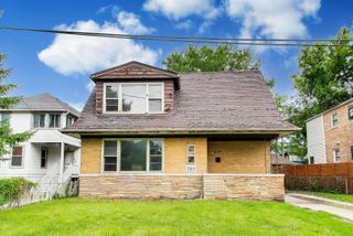 5160 W Sunnyside Avenue, Chicago, IL 60630