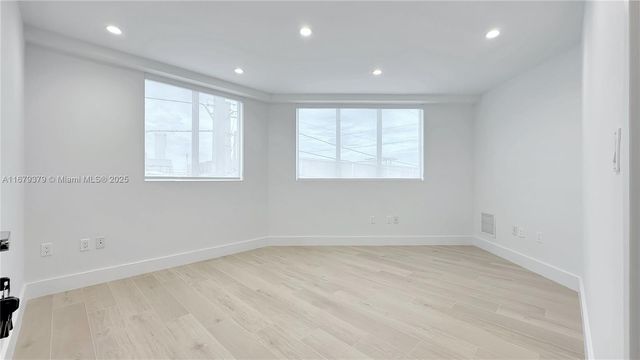 6700 NE 2nd Ct 4, Miami, FL 33138