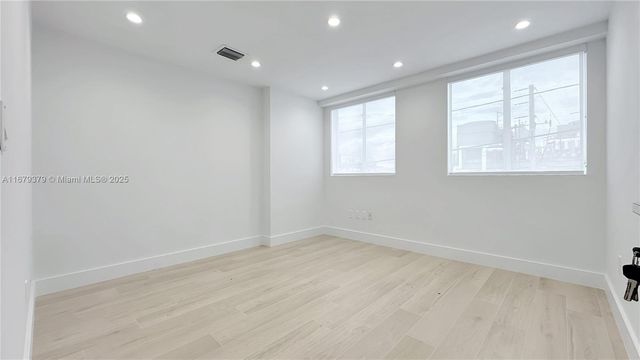 6700 NE 2nd Ct 4, Miami, FL 33138