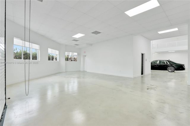 6700 NE 2nd Ct 4, Miami, FL 33138