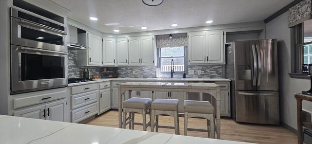 38 Raven Rd, Dracut, MA 01826