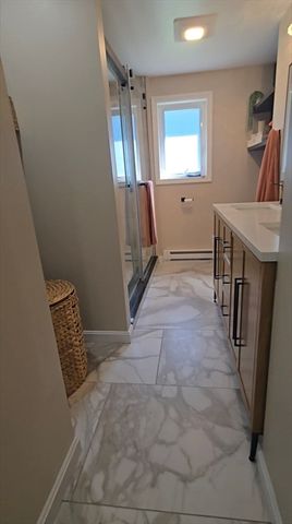 38 Raven Rd, Dracut, MA 01826