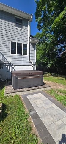 38 Raven Rd, Dracut, MA 01826