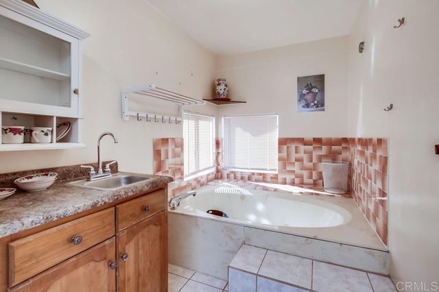 6060 Cowles Mountain Boulevard, La Mesa, CA 91942