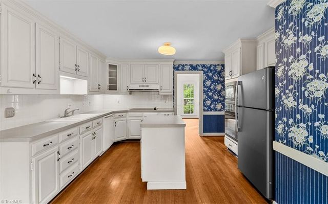 5306 Graycliff Drive, Greensboro, NC 27406